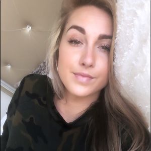 Meet your Posher, Mallory